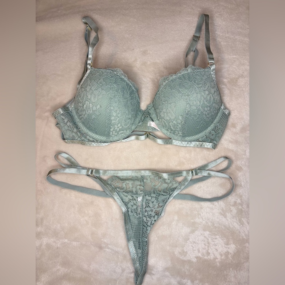 New! Elegant Lace Lingerie Set in Soft Green